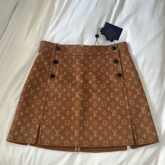 SOLD!!— BRAND NEW!! LOUIS VUITTON Monogram Mini Skirt sz 40 - Picture 1 of 8